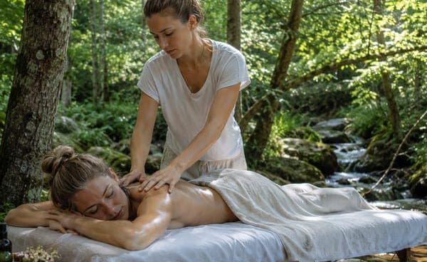 Massagem na floresta