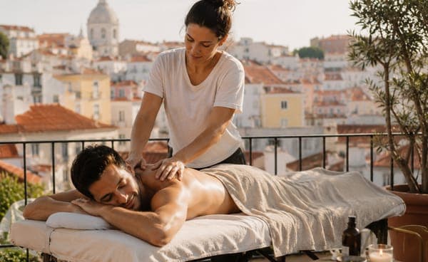 Massagem num terraço com vista